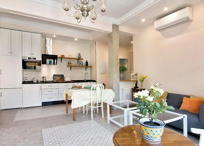 Bright & Elegant City Centre 3 Bedroom